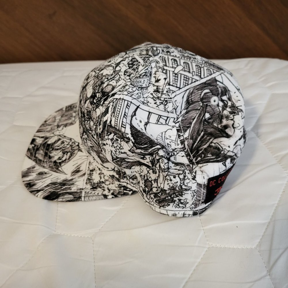 DC comic hat - Picture 2 of 5